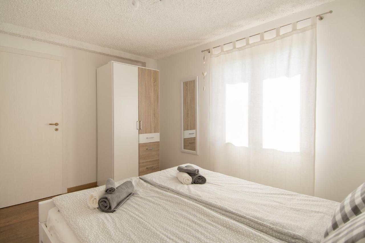 Alek Apartment Novigrad  Bagian luar foto