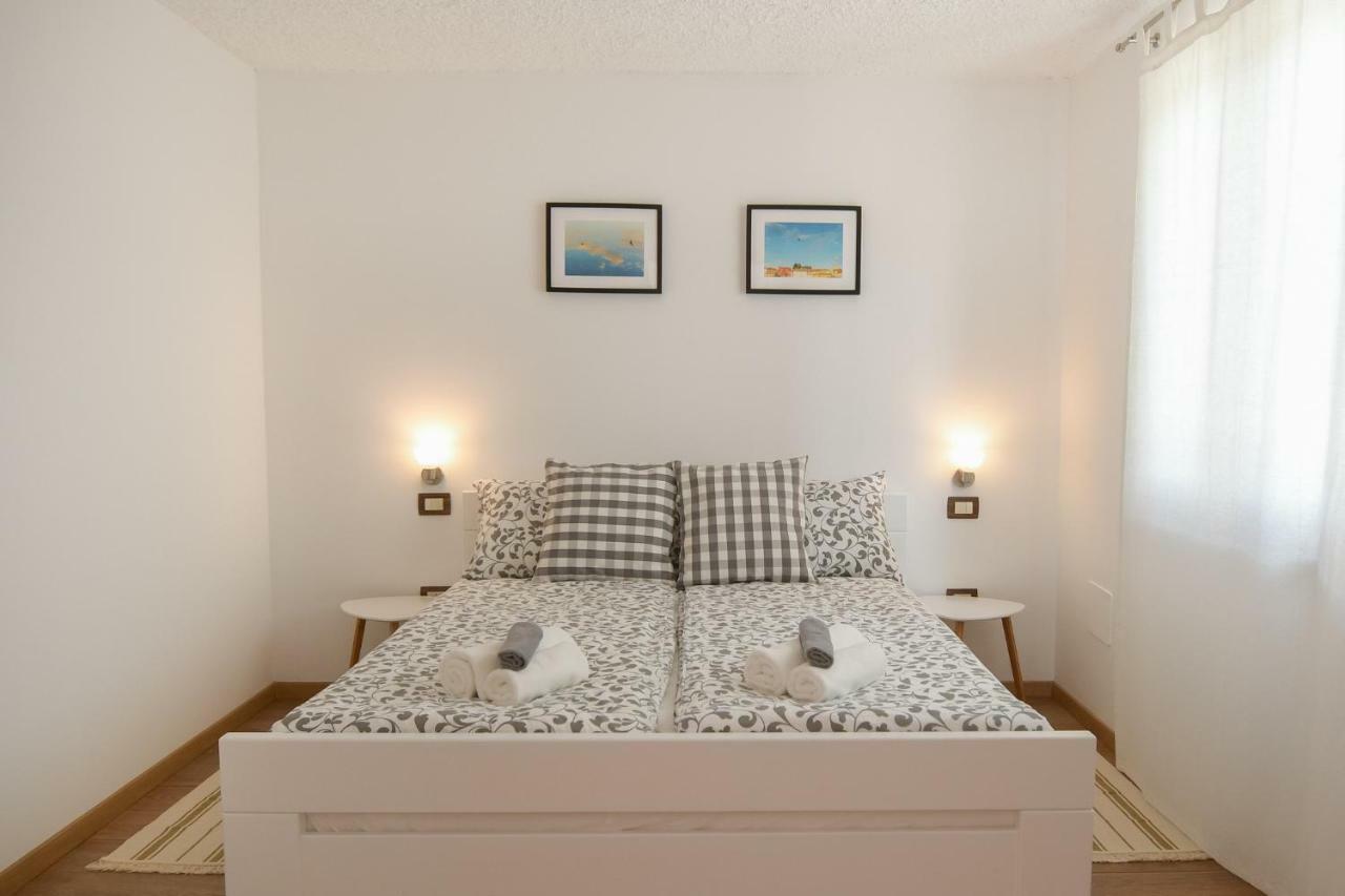 Alek Apartment Novigrad  Bagian luar foto